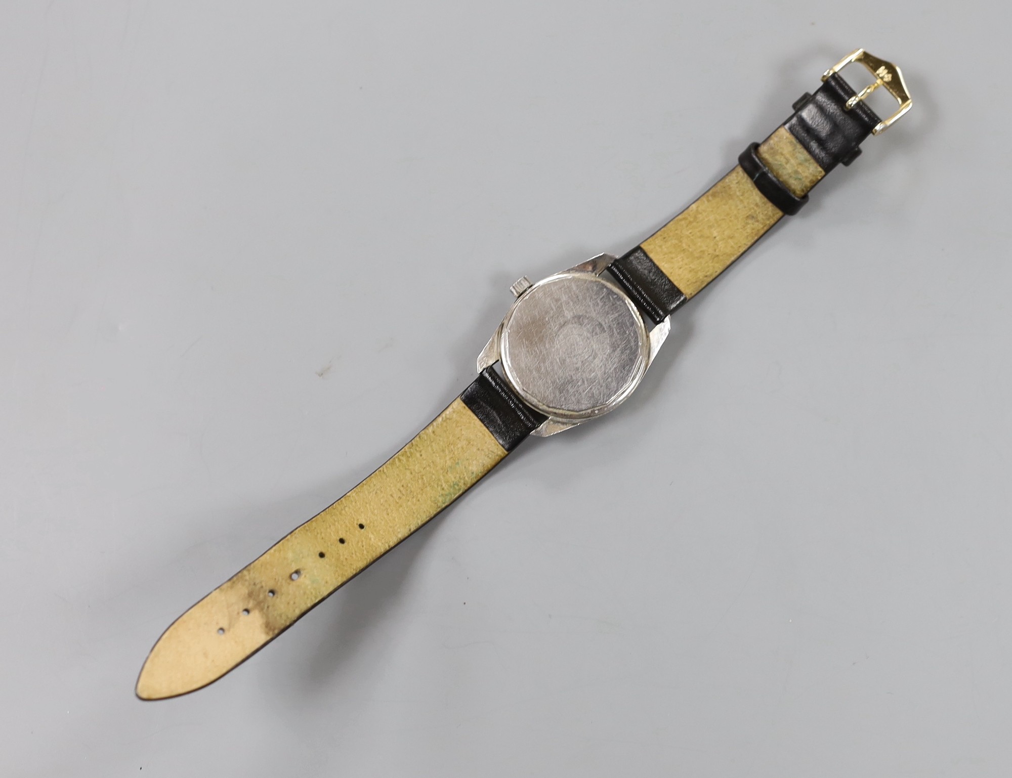 A gentleman's stainless steel Universal Polerouter Date manual wind wrist watch, cased diameter 35mm.